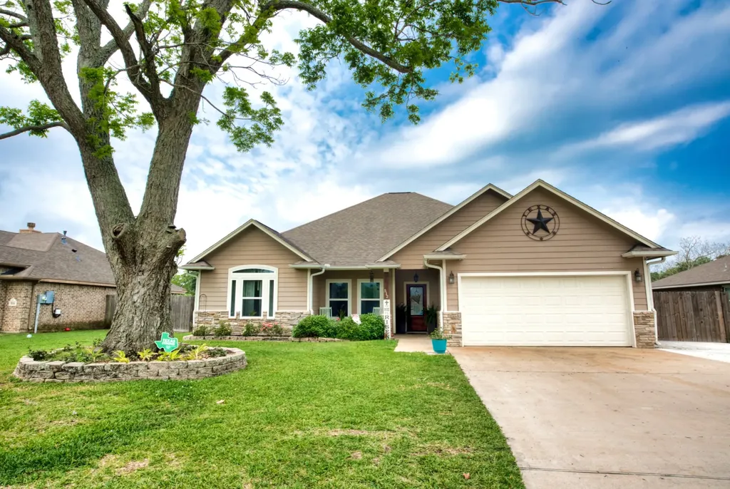 512 Wellshire West Columbia TX 77486