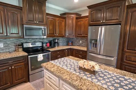 512 Wellshire West Columbia TX 77486