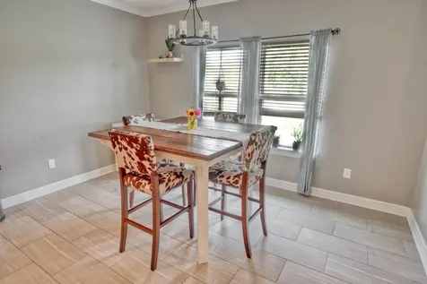 512 Wellshire West Columbia TX 77486