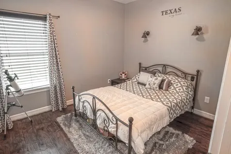 512 Wellshire West Columbia TX 77486