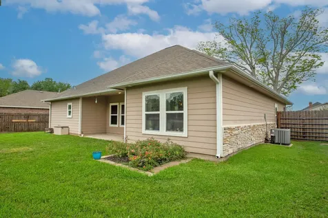512 Wellshire West Columbia TX 77486