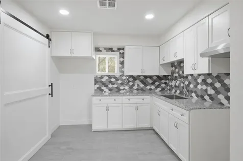 905 Longley Street South Houston TX 77587