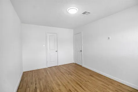 905 Longley Street South Houston TX 77587