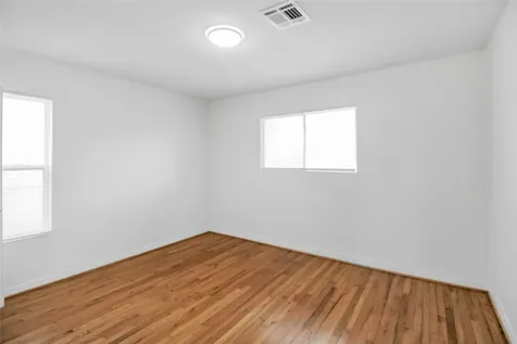 905 Longley Street South Houston TX 77587