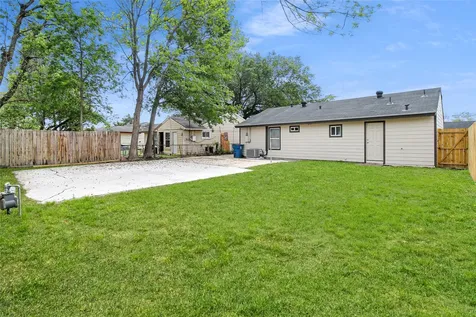 905 Longley Street South Houston TX 77587