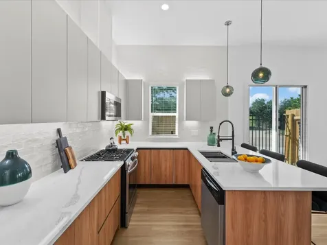2599 Paul Quinn Houston TX 77091