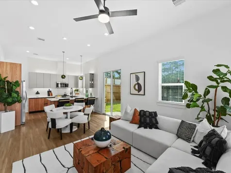 2599 Paul Quinn Houston TX 77091