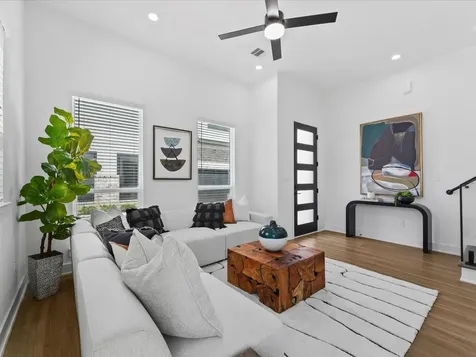 2599 Paul Quinn Houston TX 77091