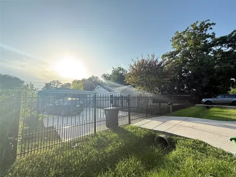 5701 Luna Street Houston TX 77076