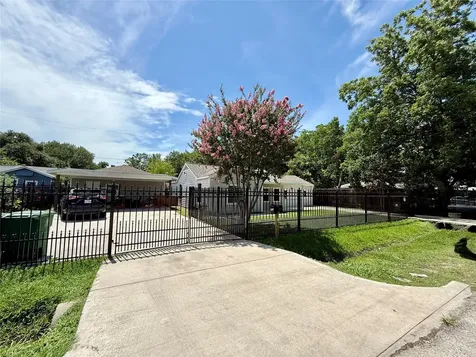 5701 Luna Street Houston TX 77076