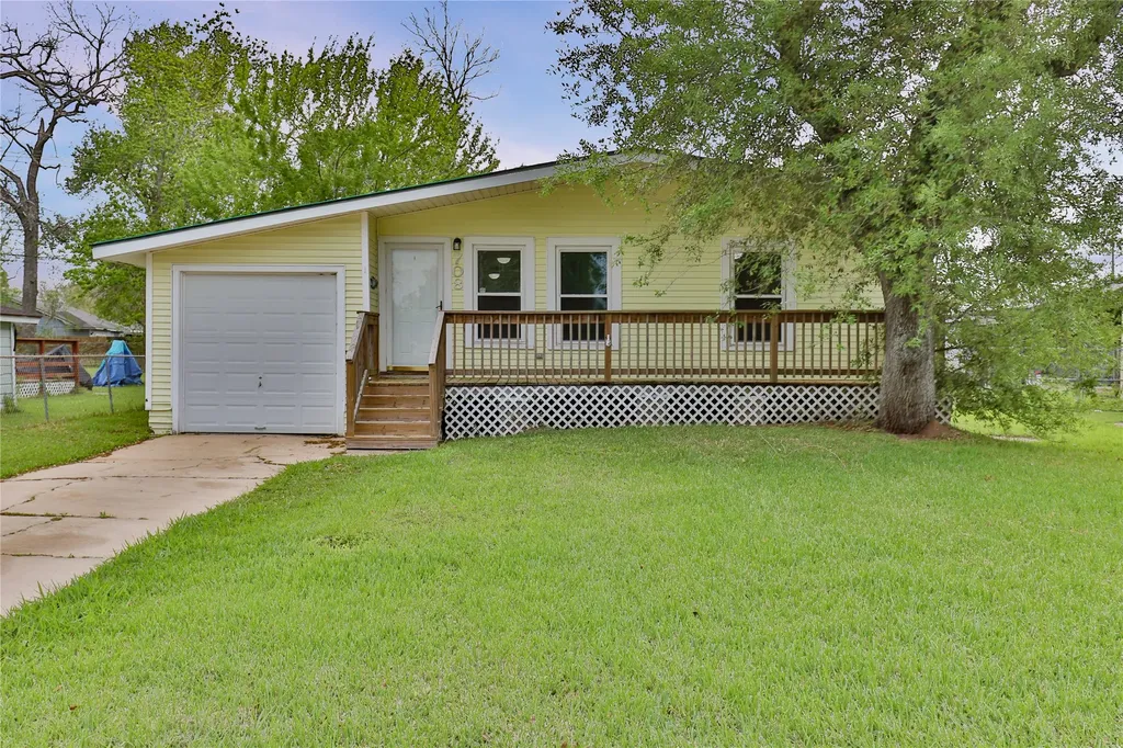 708 Winding Way Street Lake Jackson TX 77566