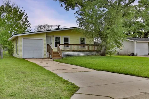 708 Winding Way Street Lake Jackson TX 77566