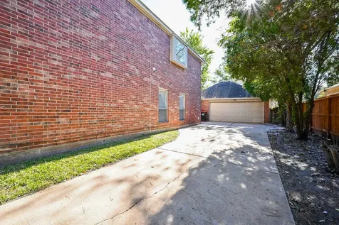 9731 New Kent Drive Sugar Land TX 77498