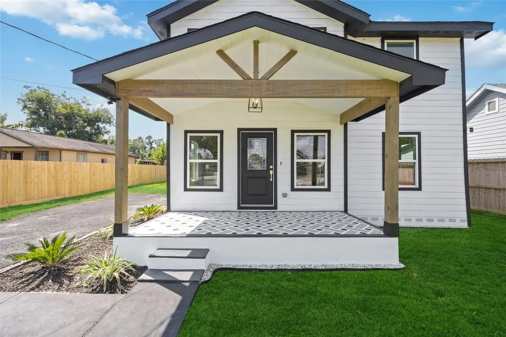 2420 Woodard Street Houston TX 77026