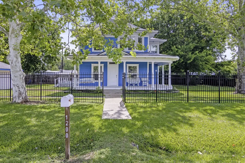 1200 4th Street Palacios TX 77465