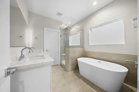 28 Bucan B Houston TX 77076