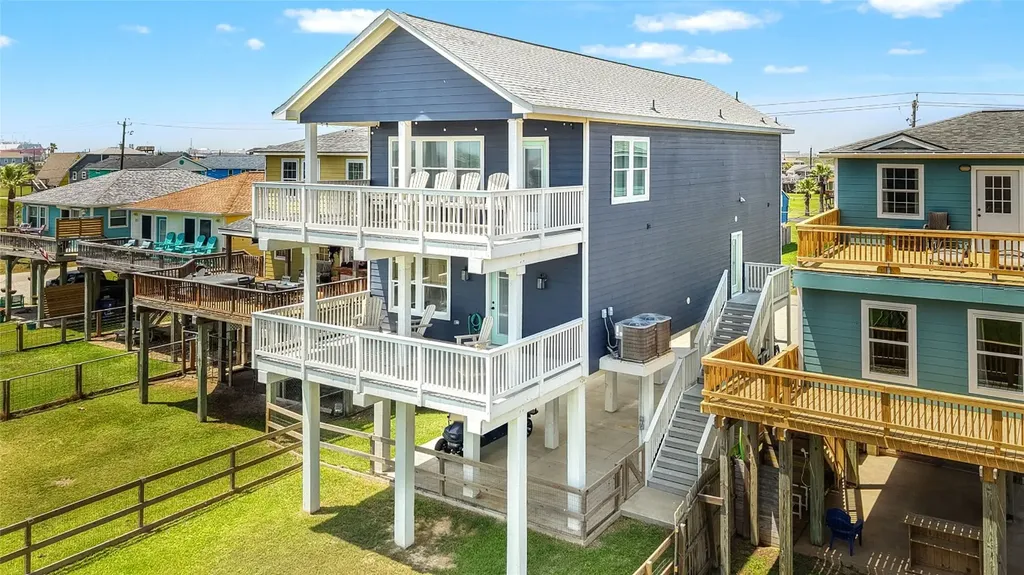 312 Seabean Street Surfside Beach TX 77541