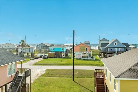 312 Seabean Street Surfside Beach TX 77541
