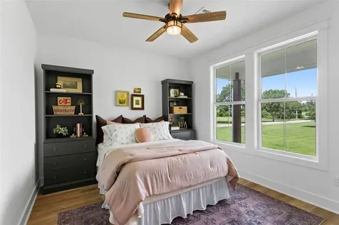 4473 County Road 172 Alvin TX 77511