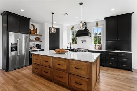 4473 County Road 172 Alvin TX 77511