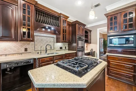 6110 Country Falls Lane Kingwood TX 77345