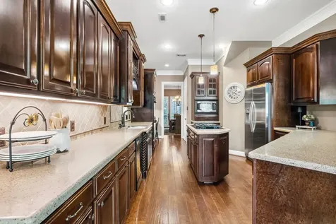 6110 Country Falls Lane Kingwood TX 77345
