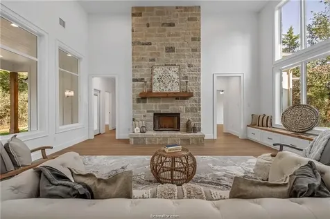 4334 Berkshire Franklin TX 77856