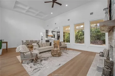 4334 Berkshire Franklin TX 77856
