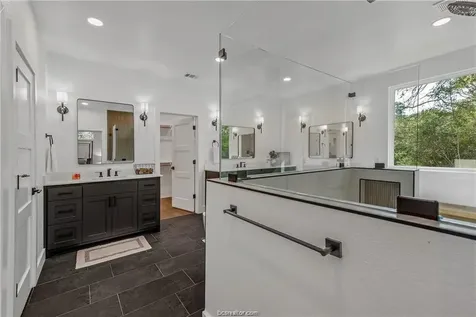 4334 Berkshire Franklin TX 77856