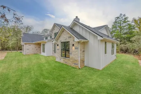 4334 Berkshire Franklin TX 77856