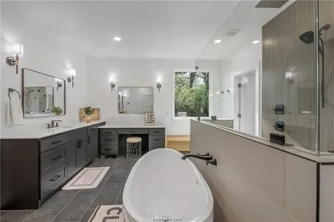 4334 Berkshire Franklin TX 77856