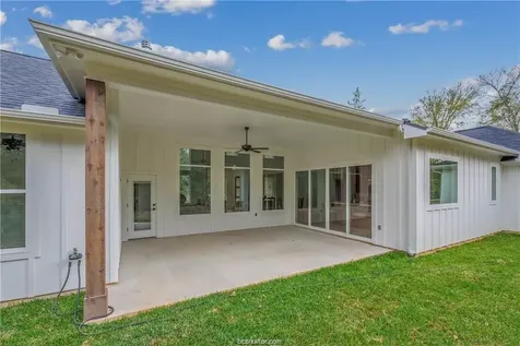 4334 Berkshire Franklin TX 77856