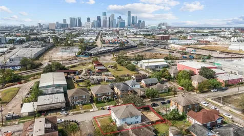 3901 Dallas Street B Houston TX 77023