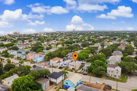 1813 29th Street Galveston TX 77550