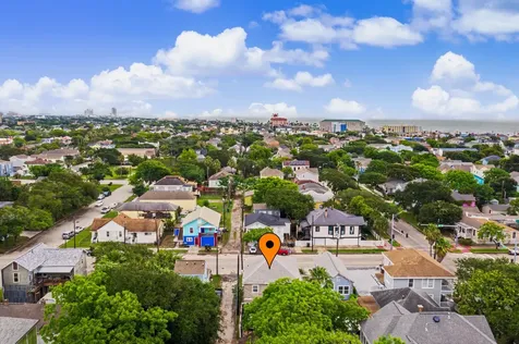 1813 29th Street Galveston TX 77550