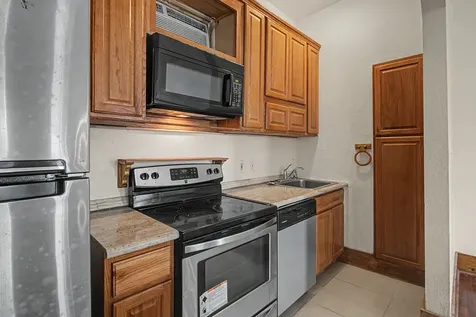 1813 29th Street Galveston TX 77550