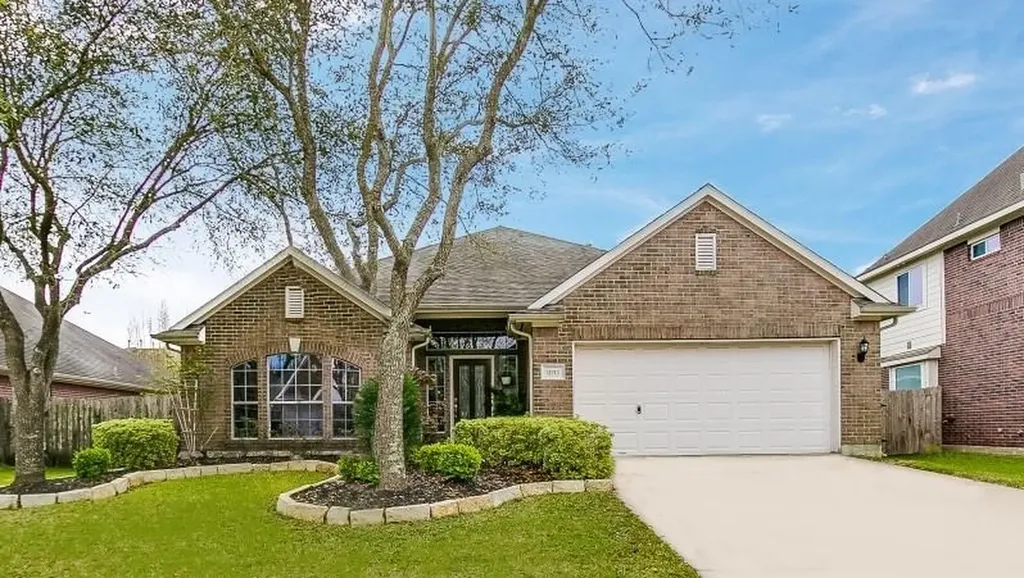 11712 Summer Brook Court Pearland TX 77584