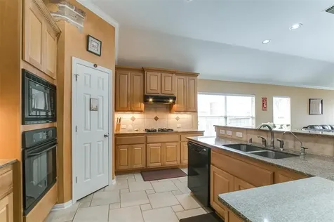 11712 Summer Brook Court Pearland TX 77584