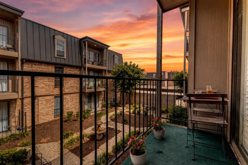 2475 Underwood Street 290 Houston TX 77030
