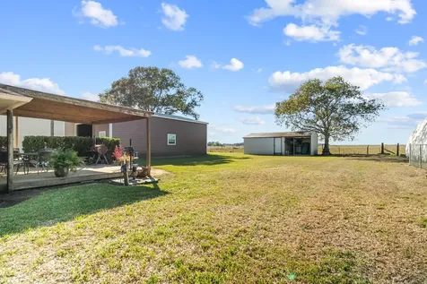 1112 S Fm 441 Road Louise TX 77455