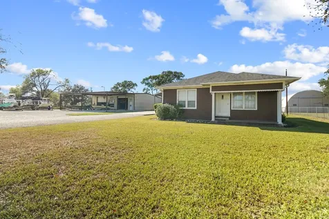 1112 S Fm 441 Road Louise TX 77455