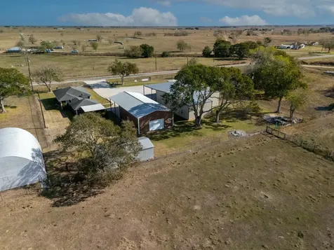 1112 S Fm 441 Road Louise TX 77455