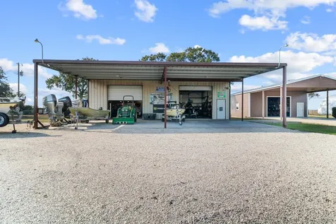 1112 S Fm 441 Road Louise TX 77455