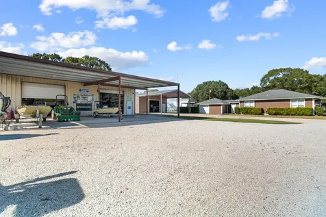1112 S Fm 441 Road Louise TX 77455