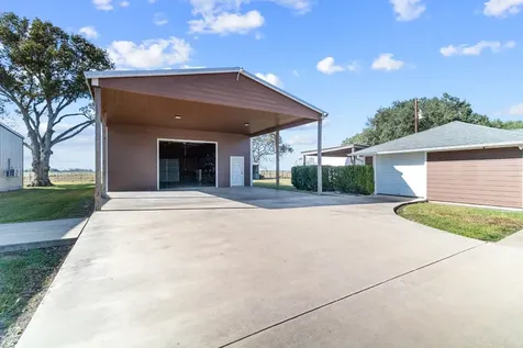 1112 S Fm 441 Road Louise TX 77455