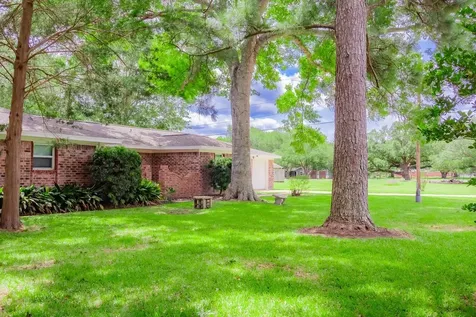 3240 County Road 155 Alvin TX 77511