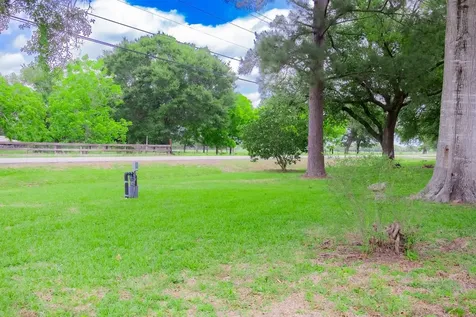 3240 County Road 155 Alvin TX 77511