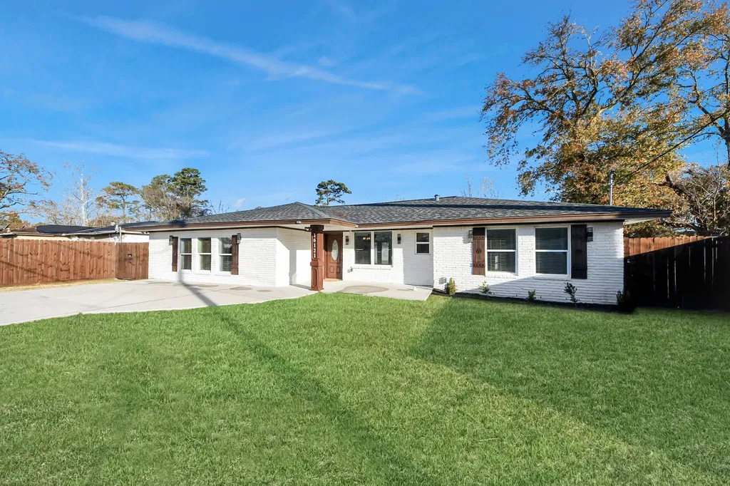 16121 Palm Street Channelview TX 77530