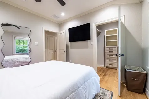 5230 Redstart Street Houston TX 77035