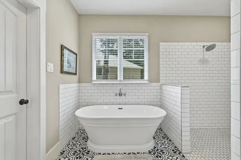 390 Camden Hills W Montgomery TX 77356